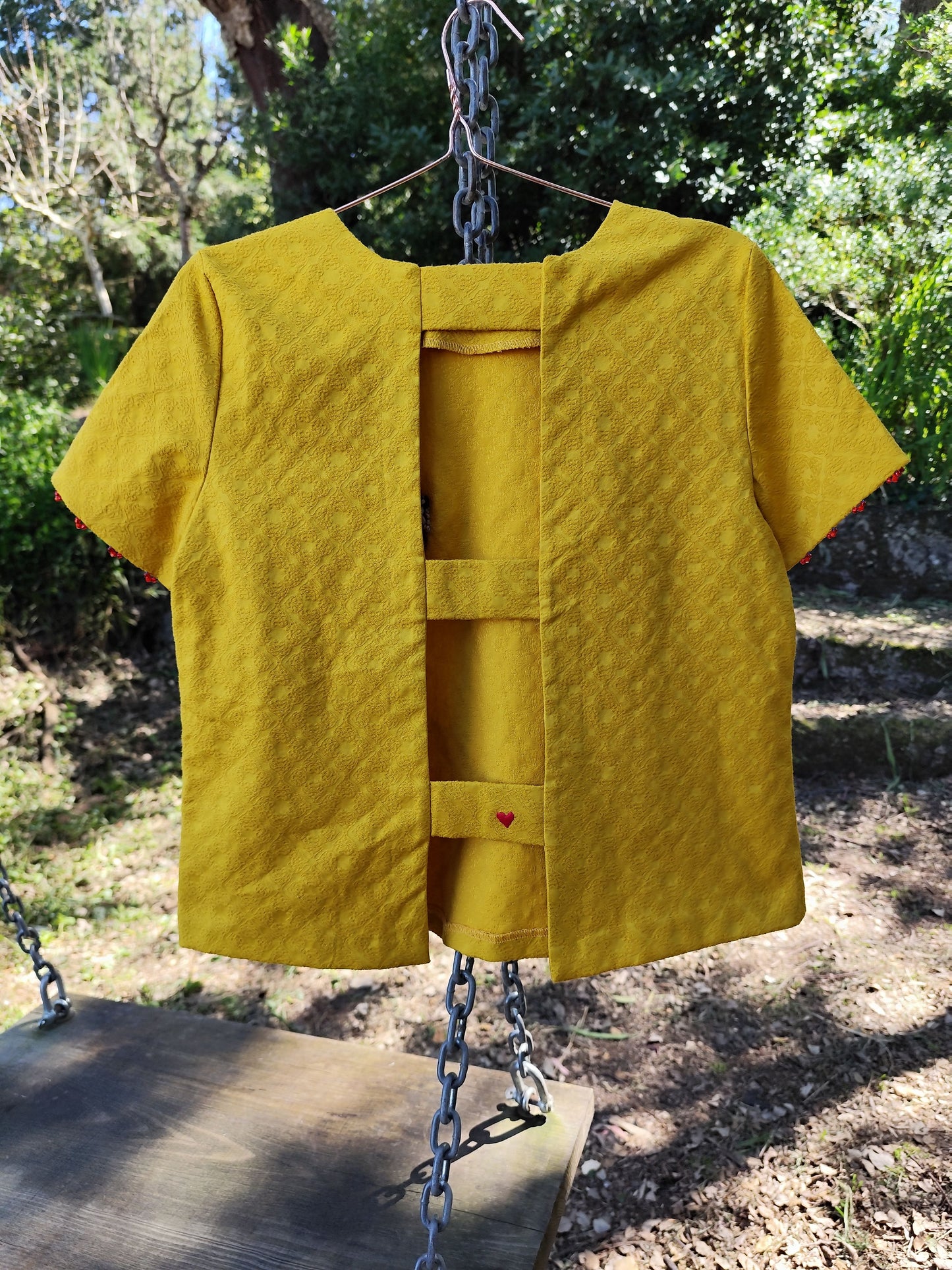 Blusa bate-bate Coração - Bordado à mão