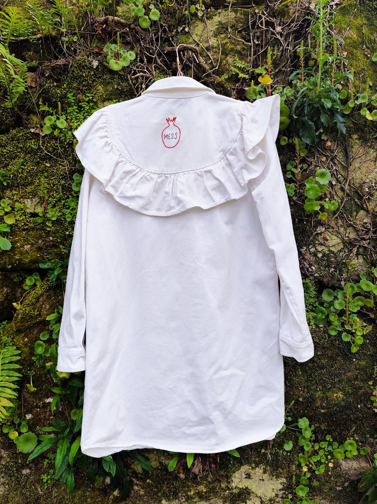 Vestido Jardim Portátil - Bordado à mão