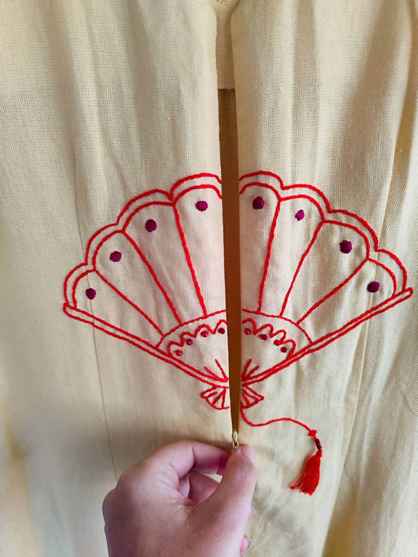 Vestido NATSUMI – Beleza de Verão Bordada à Mão