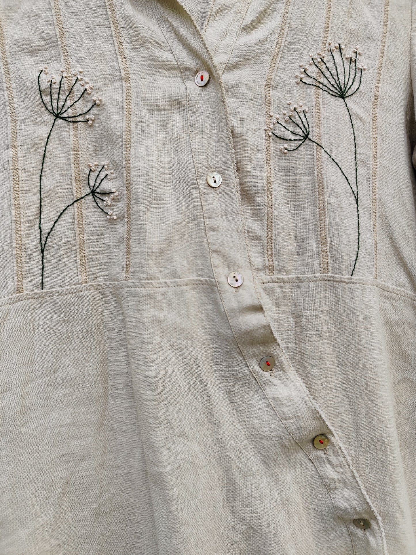 Camisa Salsa-Burra — Bordado à mão e corte singular
