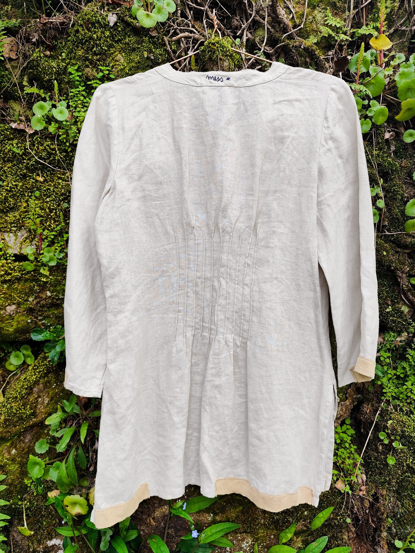Camisa Salsa-Burra — Bordado à mão e corte singular