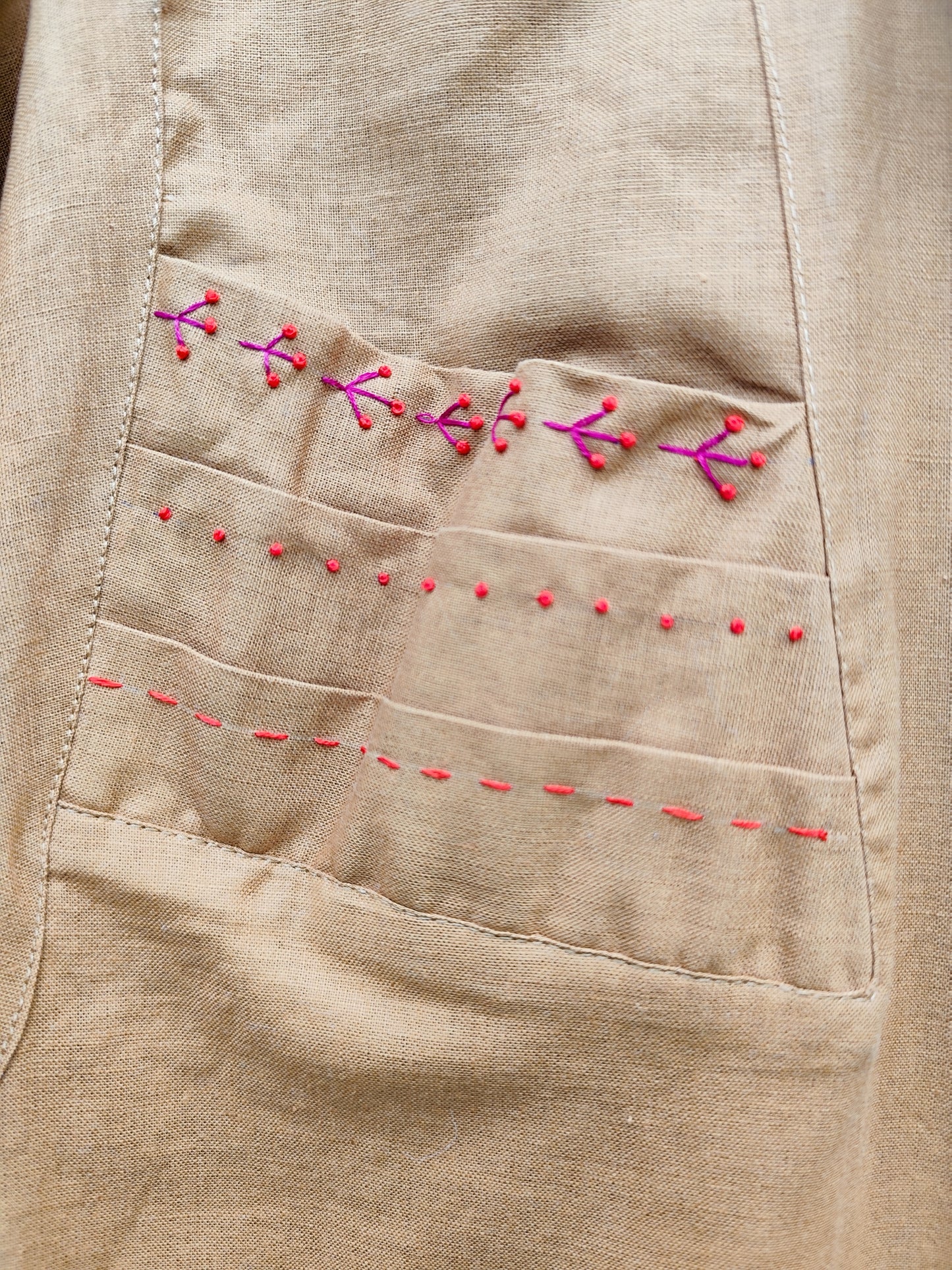 Camisa Suricata — Bordado à mão | Peça Única em Linho Vintage
