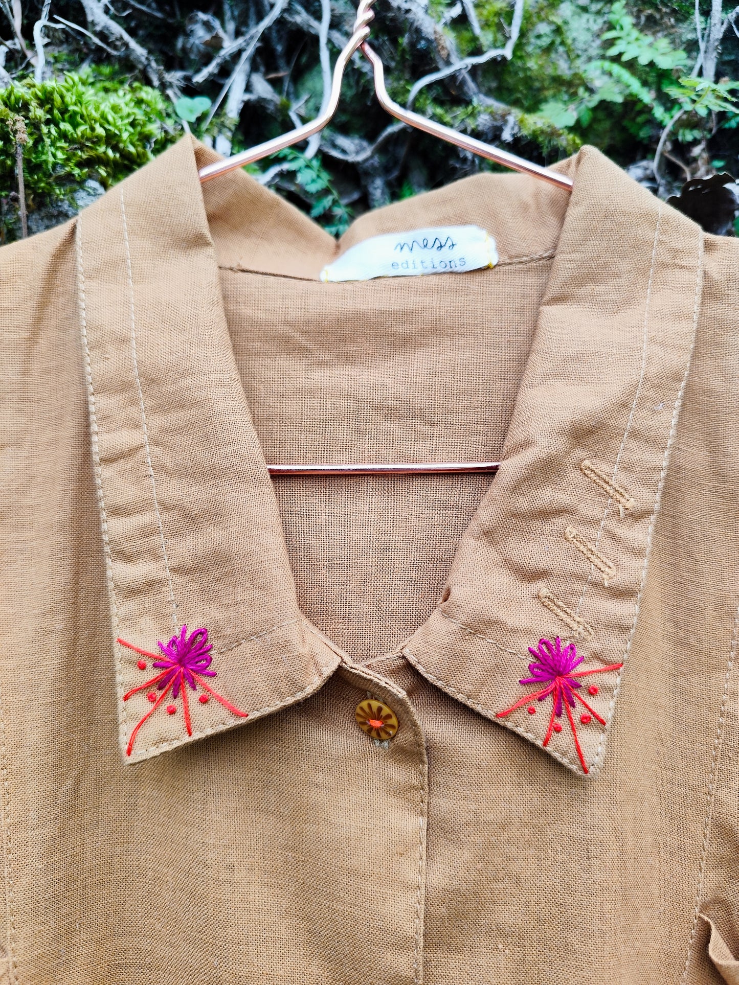 Camisa Suricata — Bordado à mão | Peça Única em Linho Vintage
