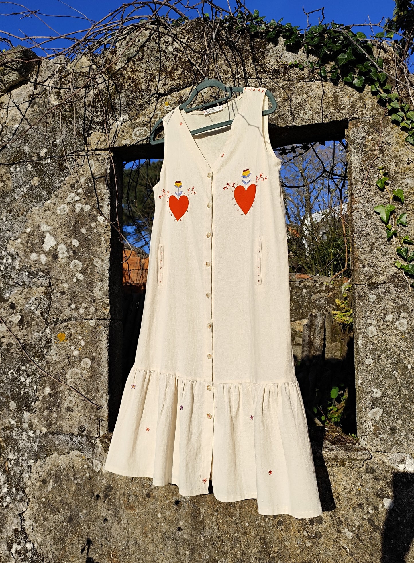 Vestido Emília - Bordado e Pintado à Mão